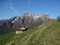 Salita da Gorno verso il Grem al Rifugio Mistri, 1800 m., con ancora tanta neve il 22 aprile 09 - FOTOGALLERY